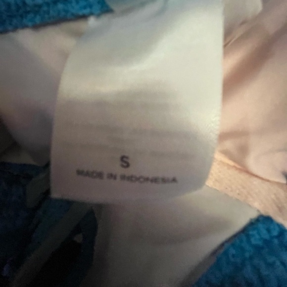 SHADE & Shore Pucker Textured One Shoulder Swimsuit small - Picture 4 of 4